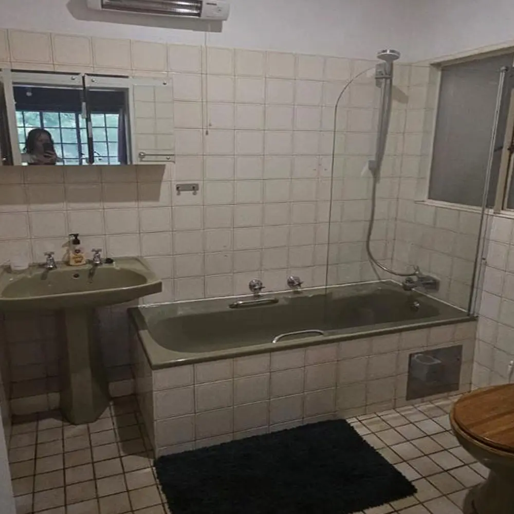 Bathroom before renovation