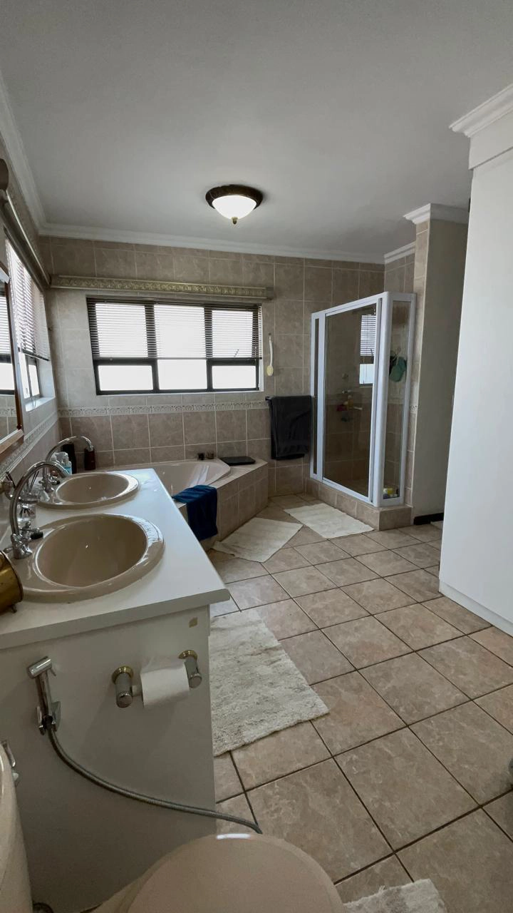 Bathroom before renovation